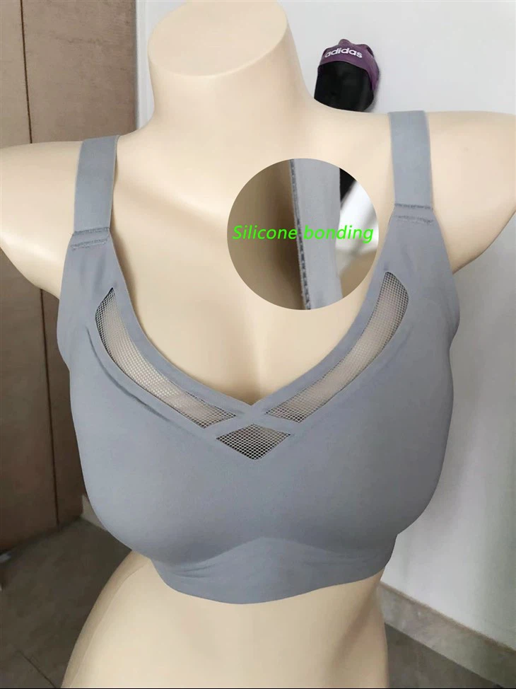 Application de silicone liquide sur les sous-vêtements